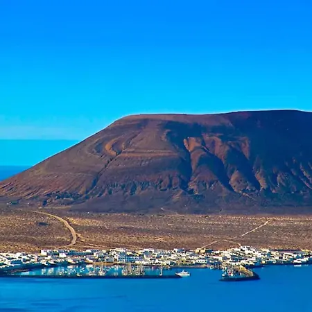 別荘 Seaside La Graciosa By Airnest Pedro Barba